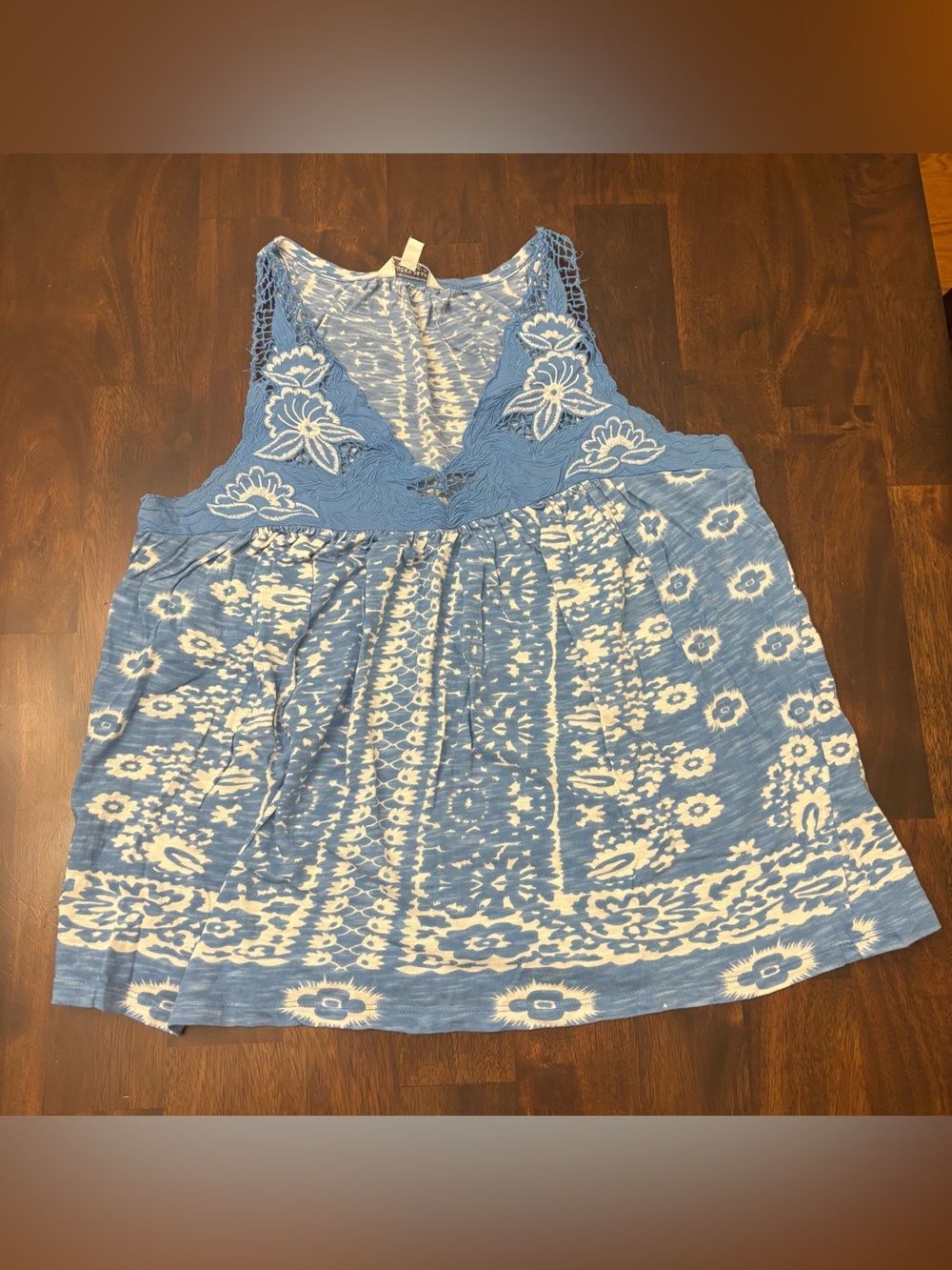 Women’s Lucky Brand Light Blue and White Floral Print Tank with Crochet Trim